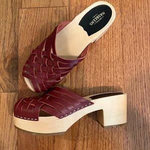 NIB Swedish Hasbeens Karin braided platform slides